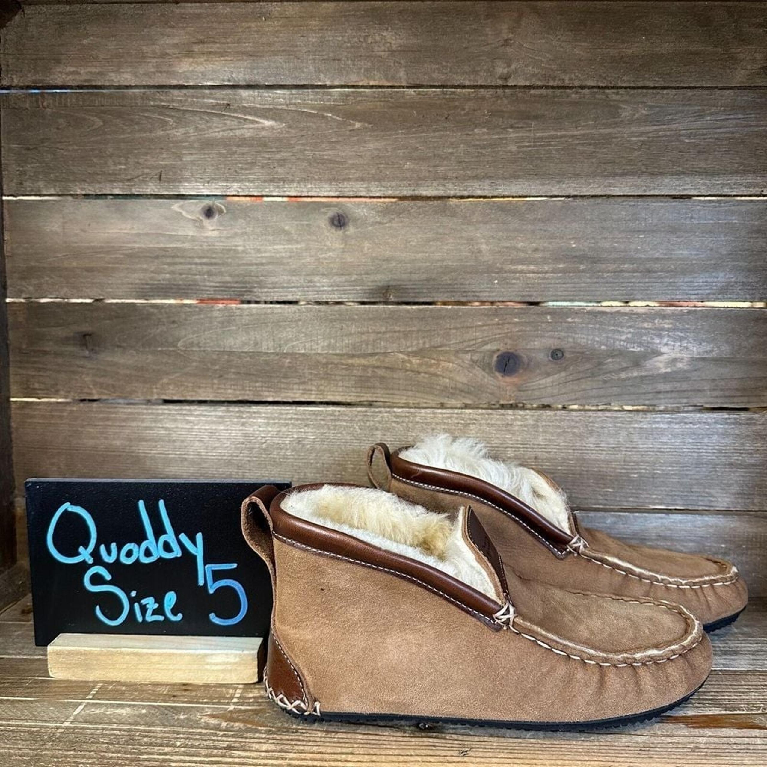 New NWOB Womens Quoddy Dorm Boot Tan Sheepskin Ankle Slippers Moccasins Size 5
