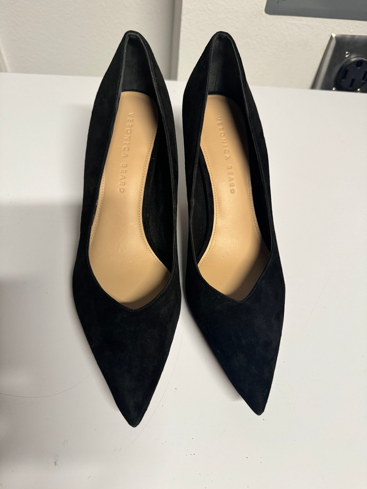 Veronica Beard Size 9 Seude black point toe pumps stiletto heels