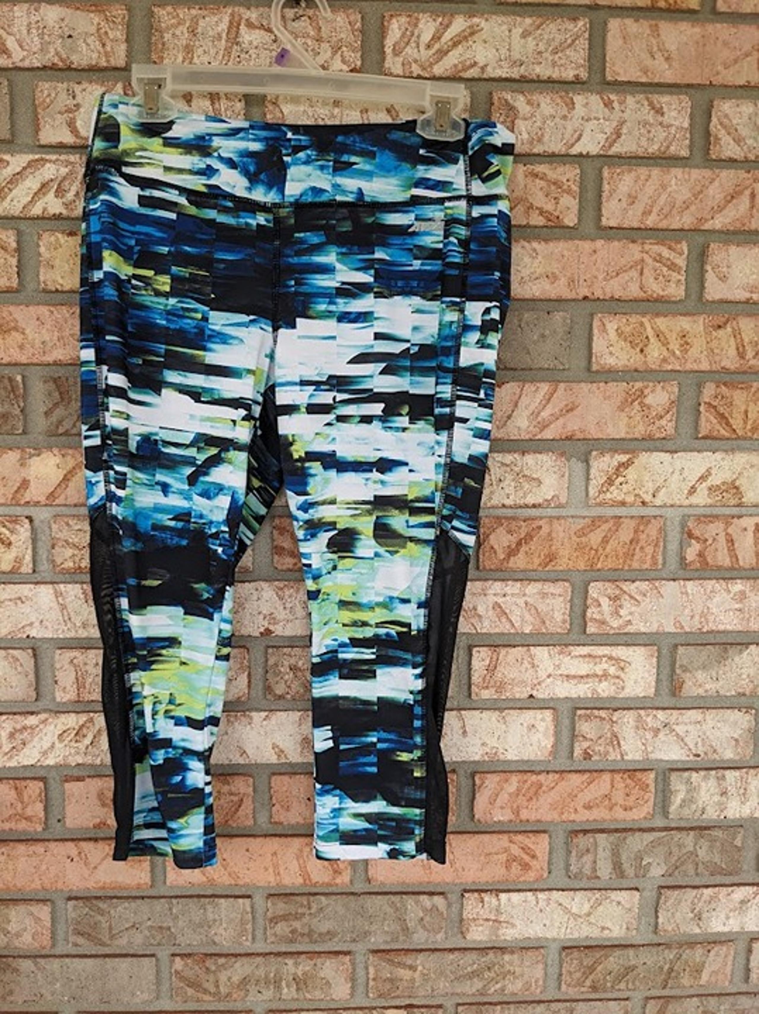 Avia-Woman Capri Leggings-Size Large-Blue/Green/Black-Sheer-Inset-Yoga/Exercise