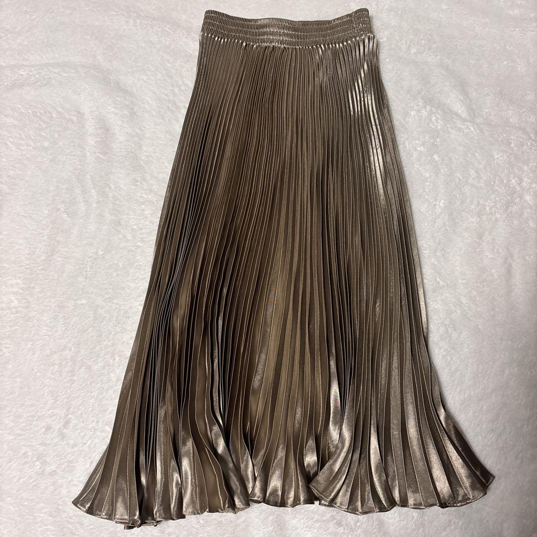 Vintage pleated skirt, gold and brown.
