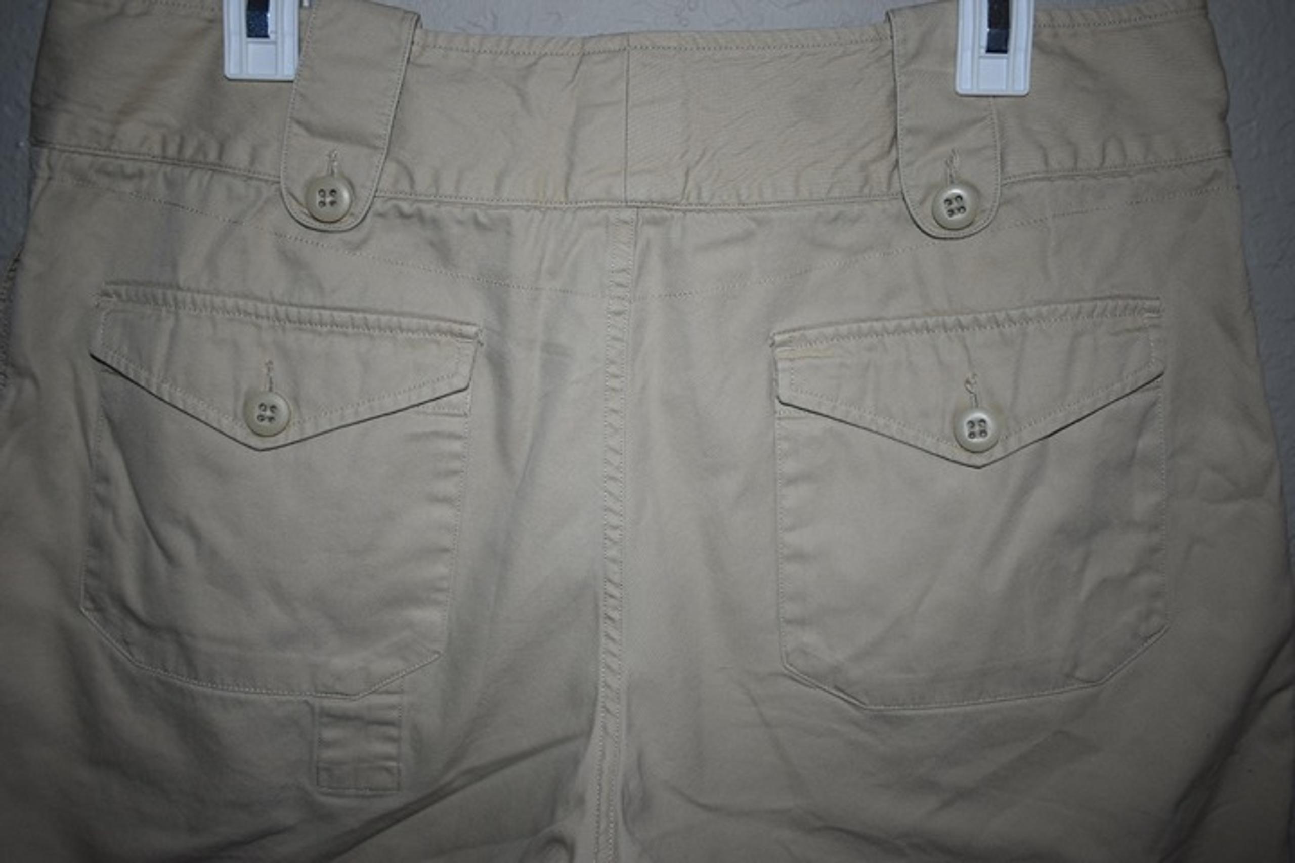 Ralph Lauren Sport Women's Bermuda shorts in Beige Size 12 100% cotton good cond