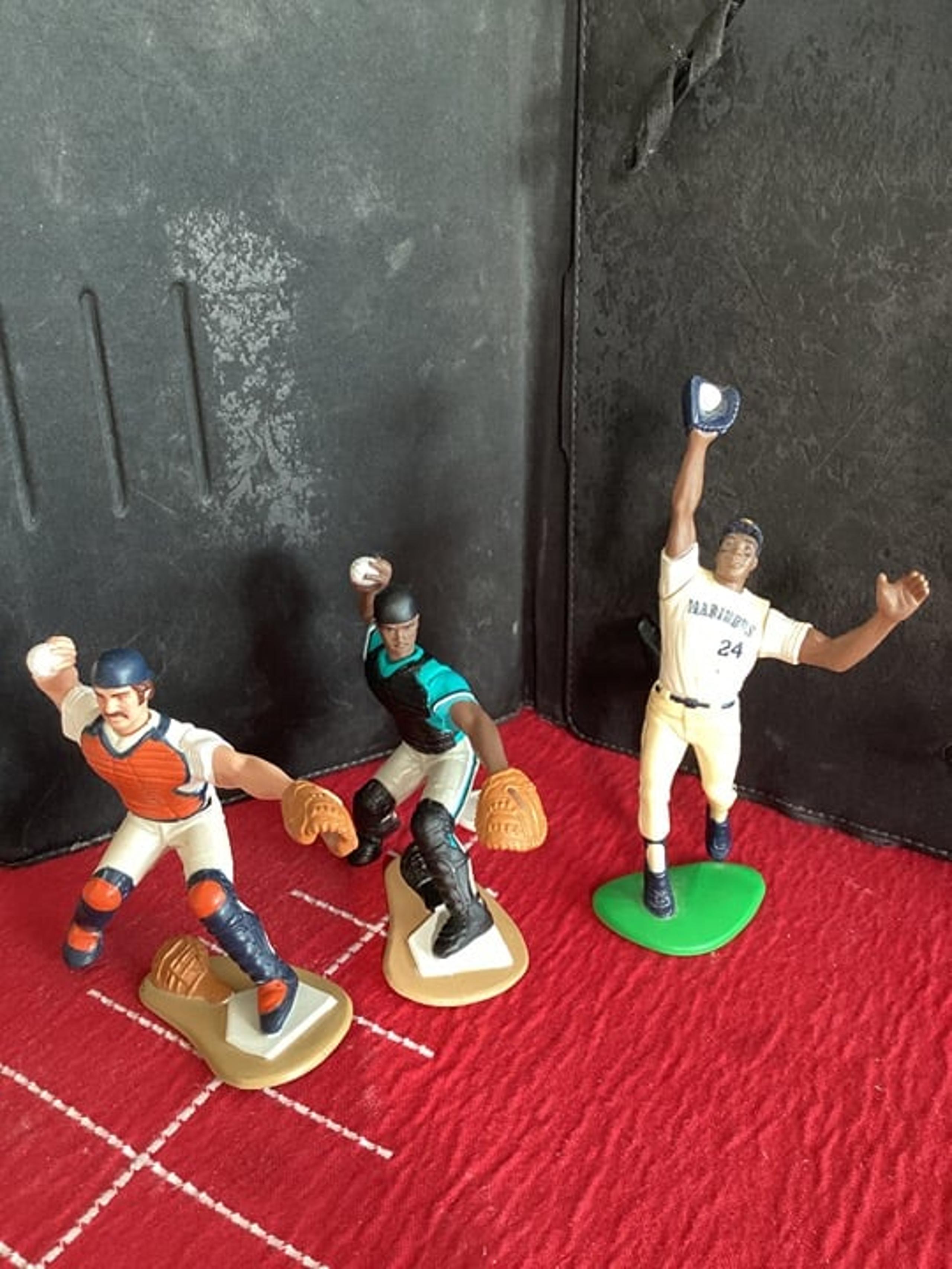 3 Loose Starting Lineup Figures Thurman Munson, Charles Johnson, Ken Griffey Jr.
