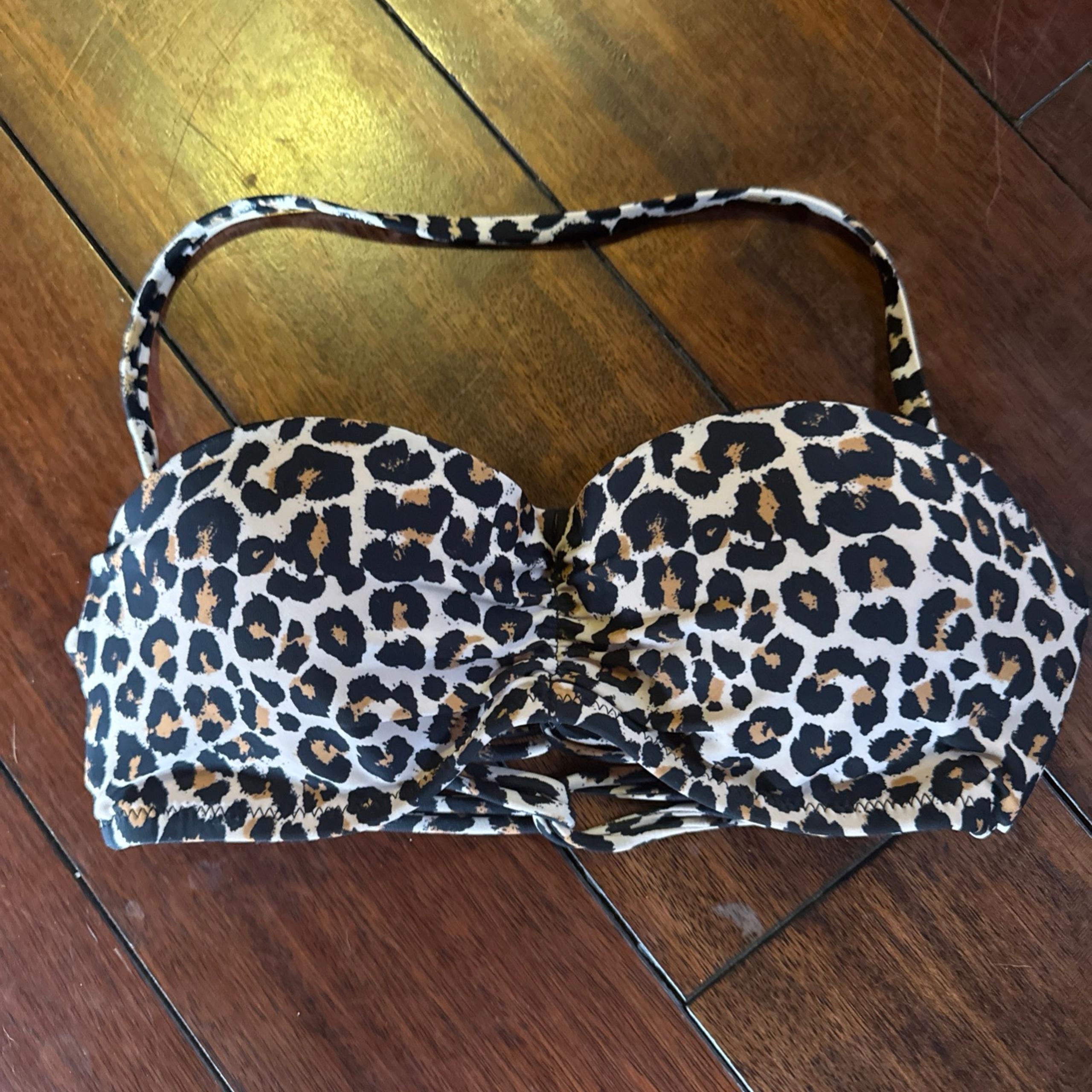 Xhilaration Women’s Animal Print Swimsuit Top Size Small Strapy Back