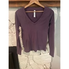 Athleta Womens Purple Renew Seamless V-neck Long Sleeve Top Size Small