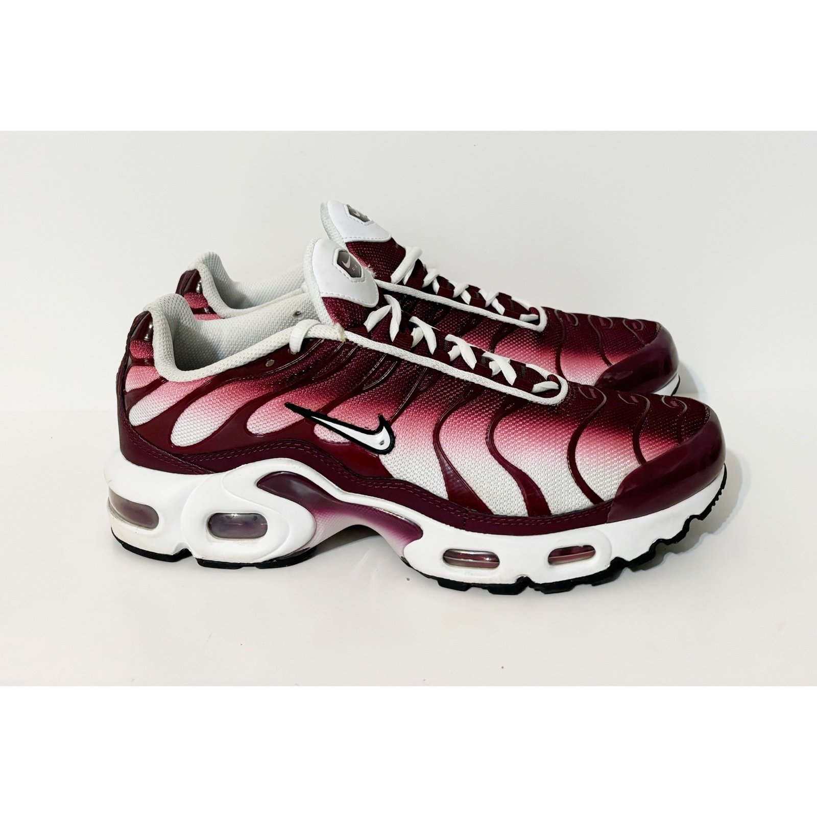 Nike Youth Air Max Plus GS 'Dark Beetroot', Size 7Y (Women's 8.5)