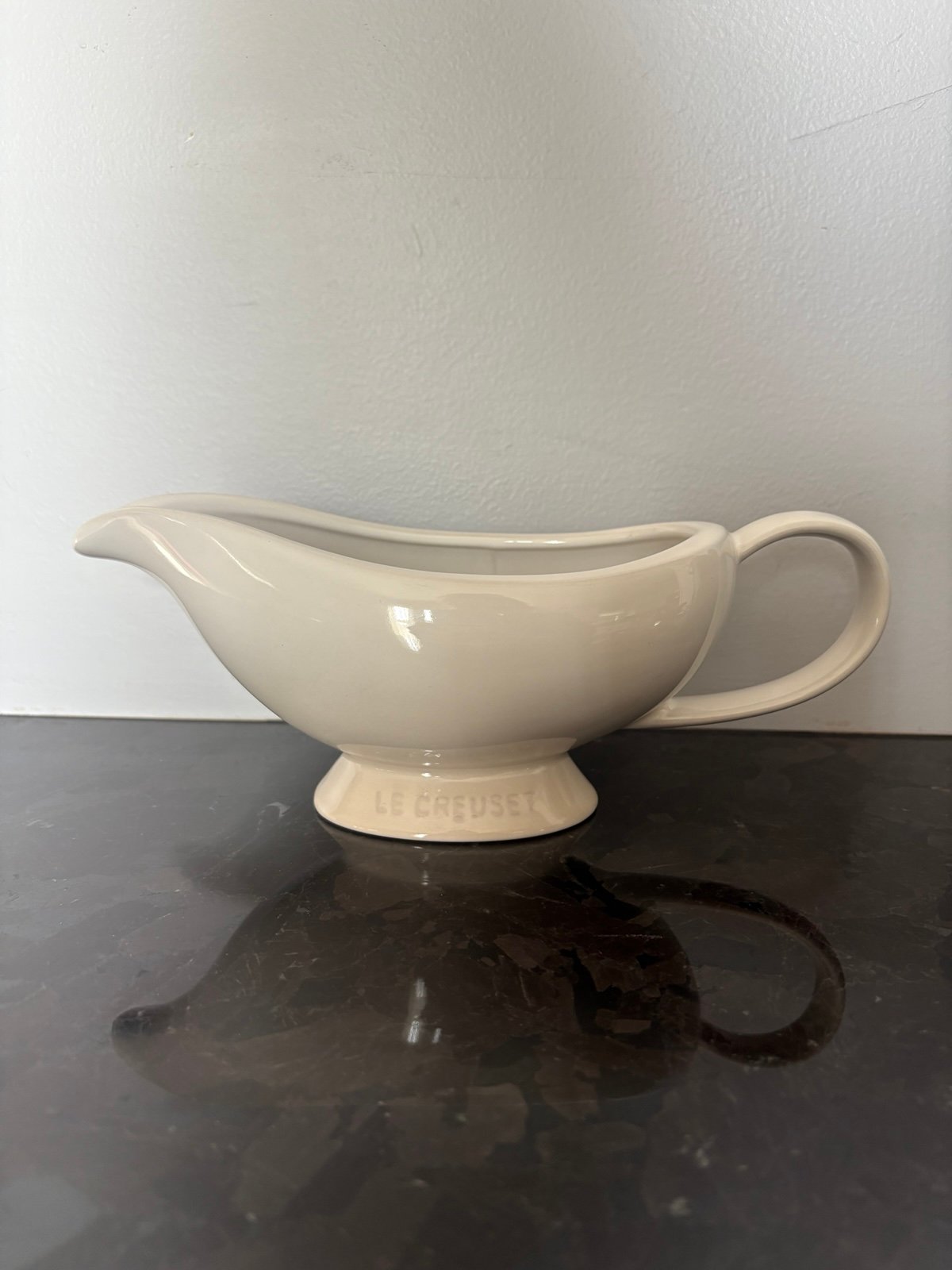Le Creuset 460ml Heritage Gravy Boat Meringue