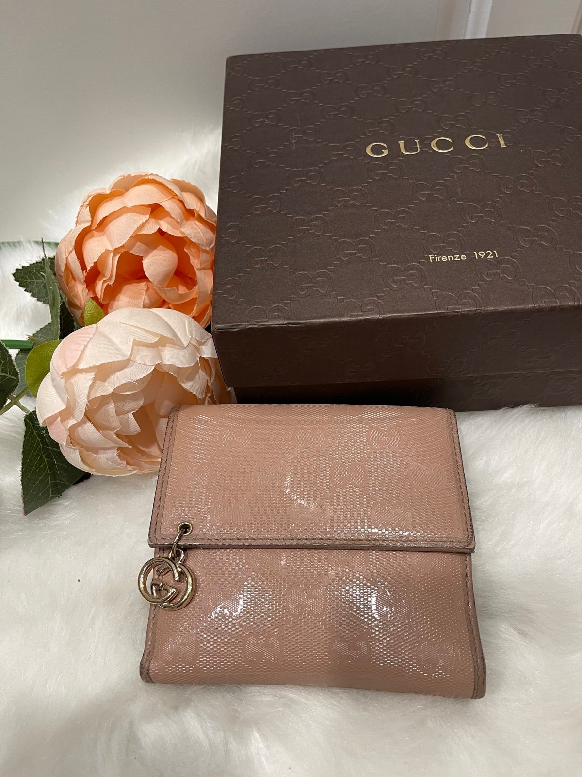 100 Authentic GUCCI Short Wallet