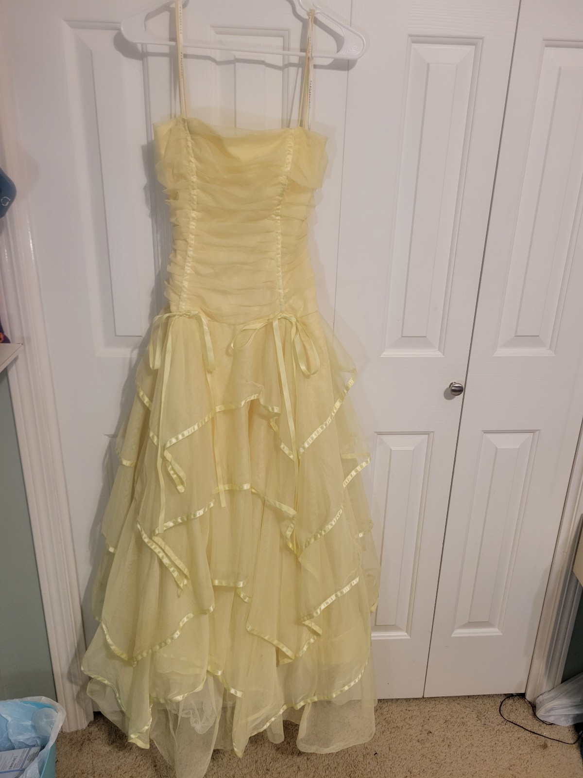 Vintage light yellow Belle beauty maxi gown tiered layers corset ribbon s xs