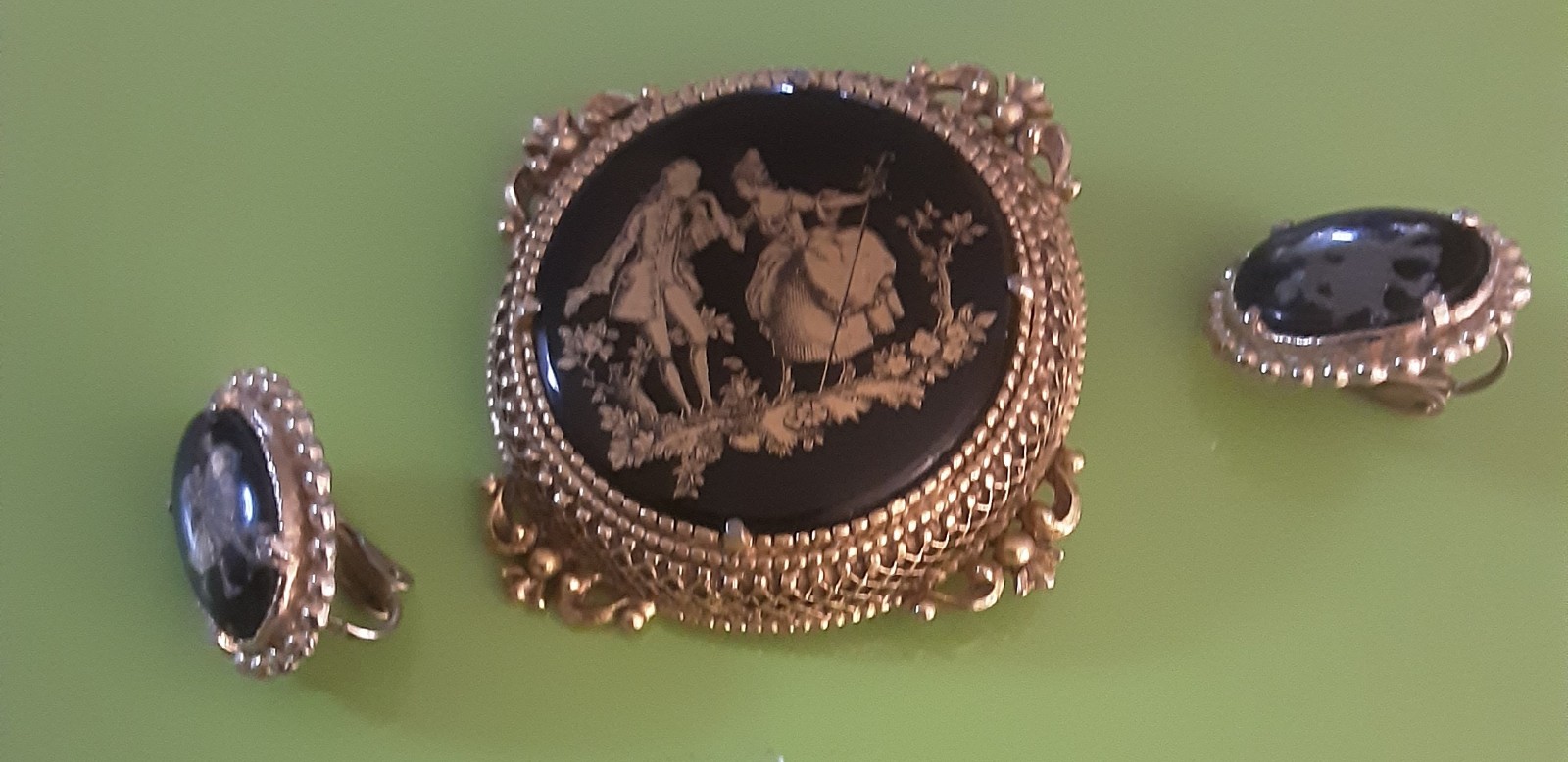 vintage brooch Set