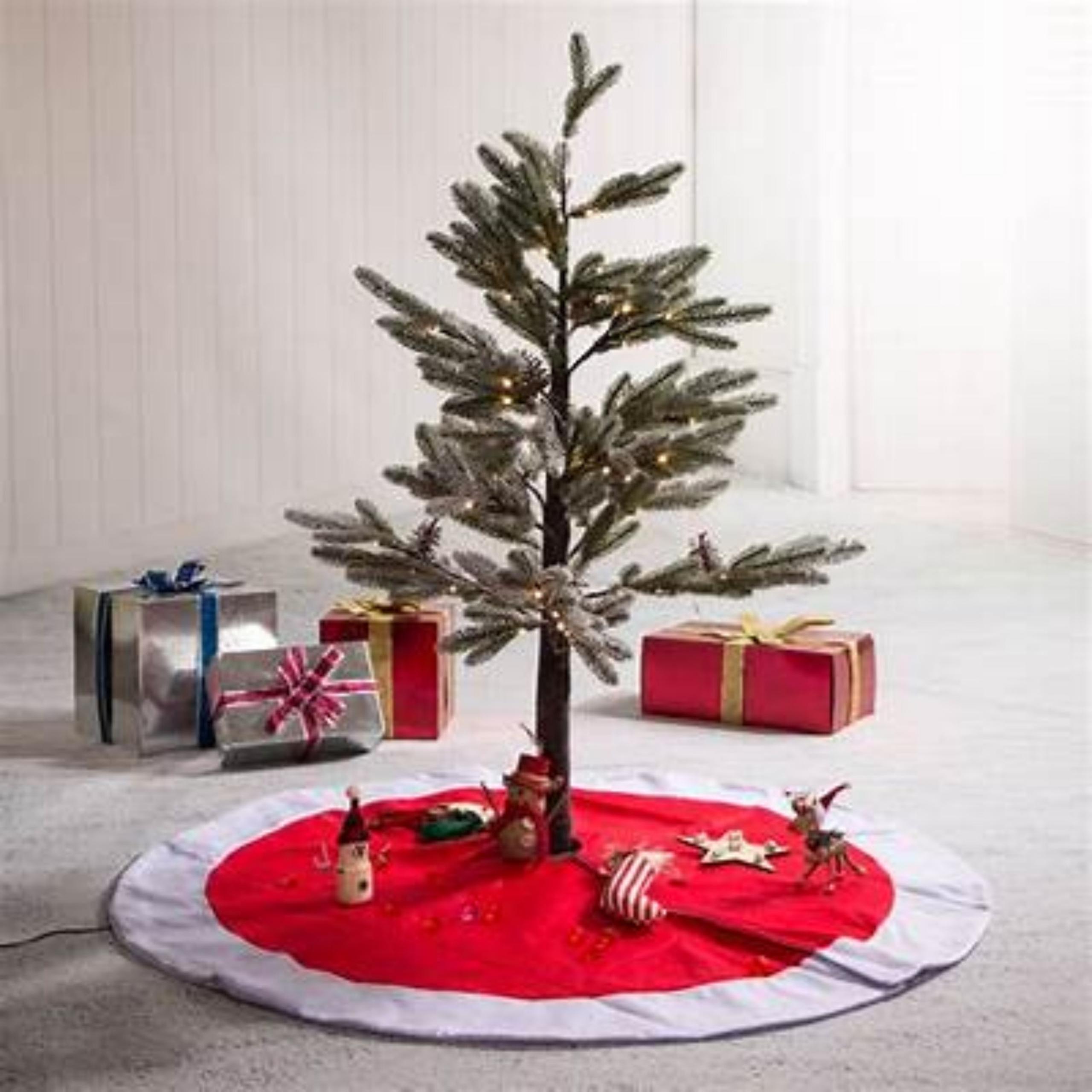 Glitzhome 42"D Red & White Felt Classic Christmas Tree Skirts