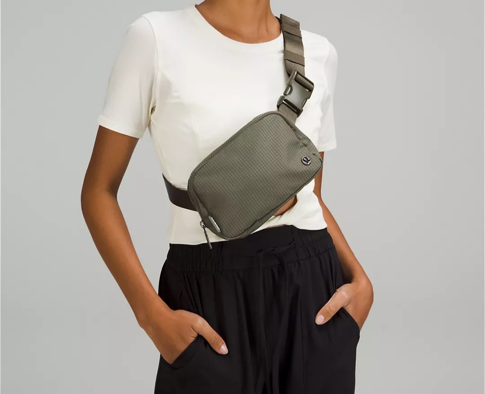 NWT Everywhere Belt Bag