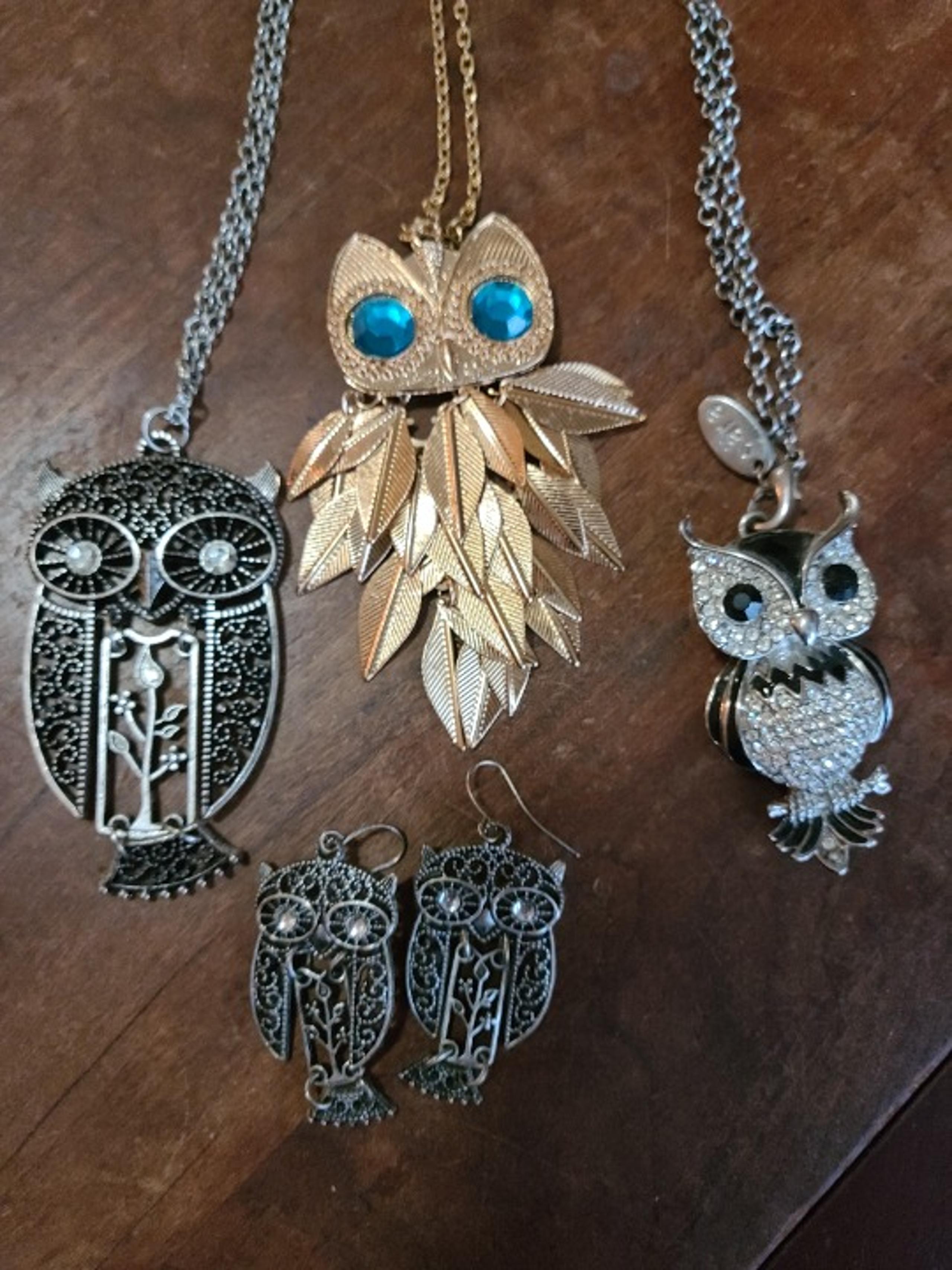 Owl necklaces and earring lot