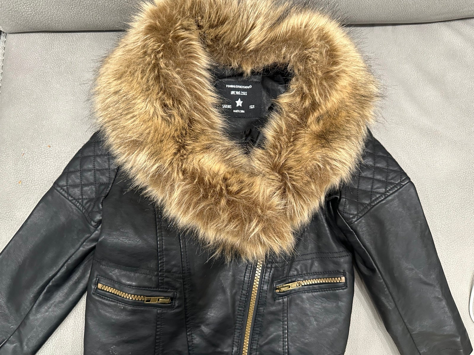 Faux leather jacket with detachable fur collar 5/6 years