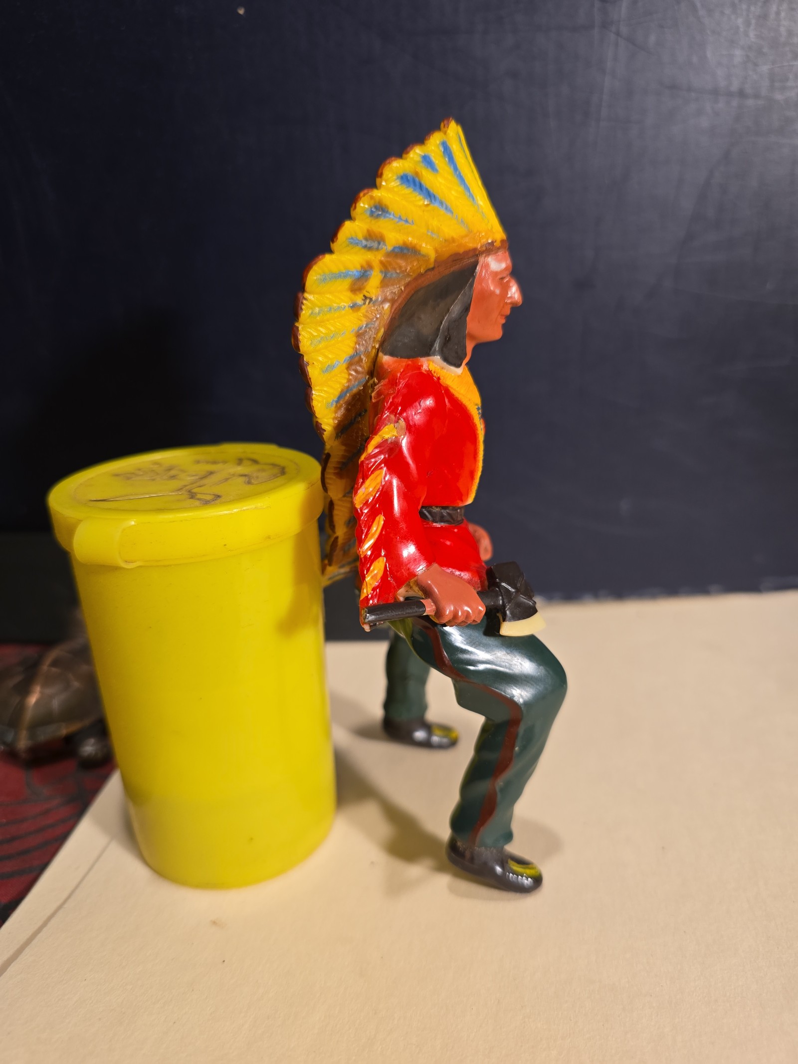 111824 Vintage American Indian Chief Hard Plastic Figure Cowboy Western Toy#stud - detail