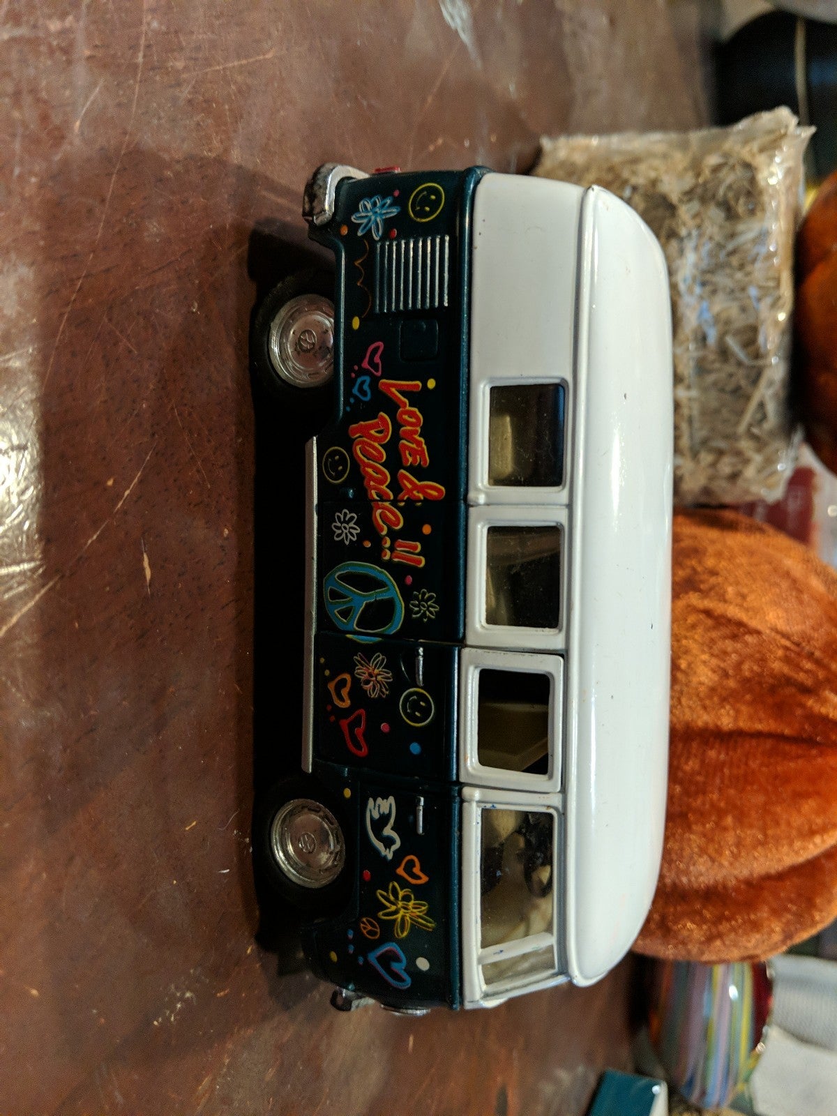 Volkswagen 1962 flower power van