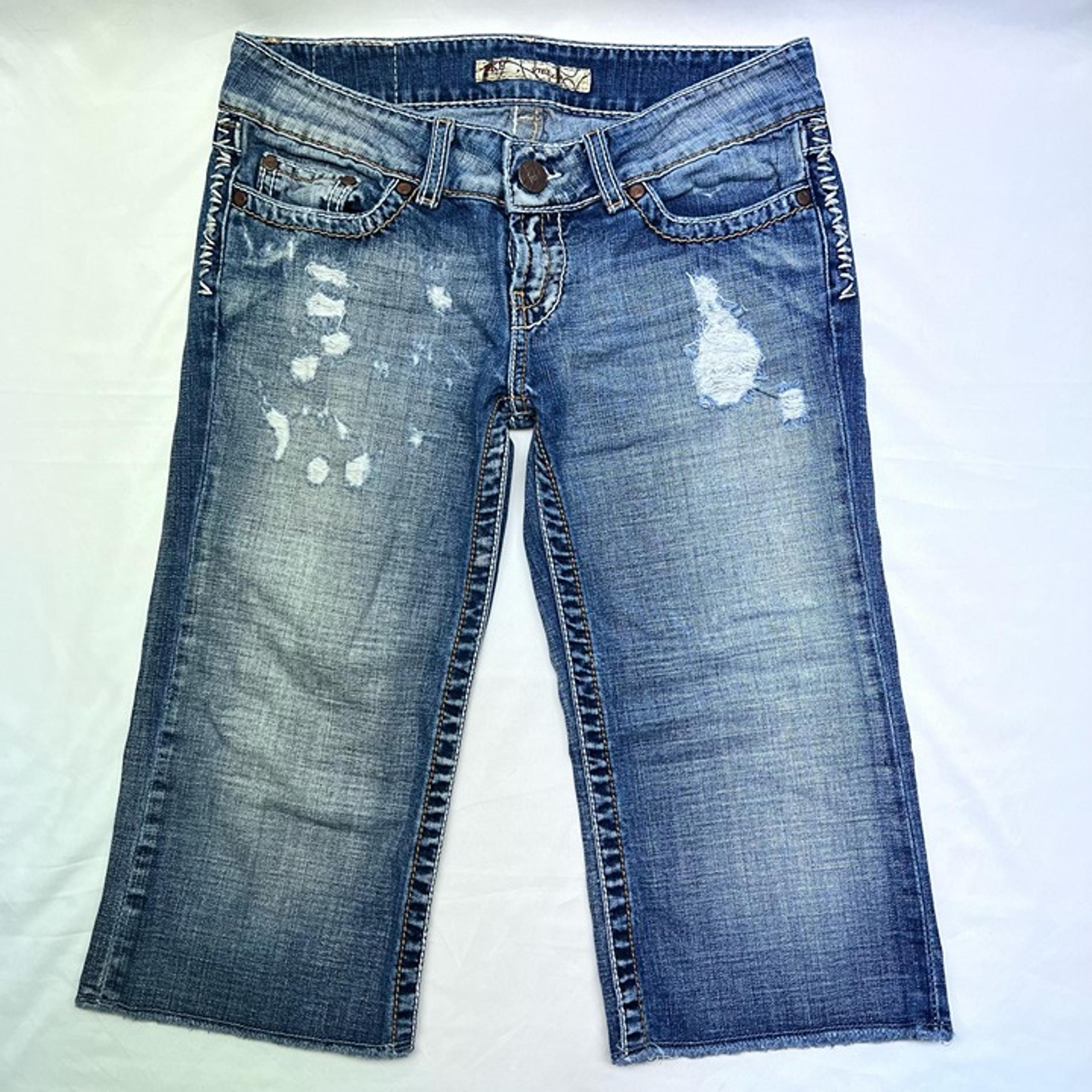 BKE Buckle Stella Bermuda Distressed Shorts Women's Size 26