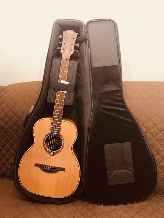 Lag TRAVEL-RCE Solid Red Cedar Top 6-String Acoustic-Electric Guitar w/Soft Case