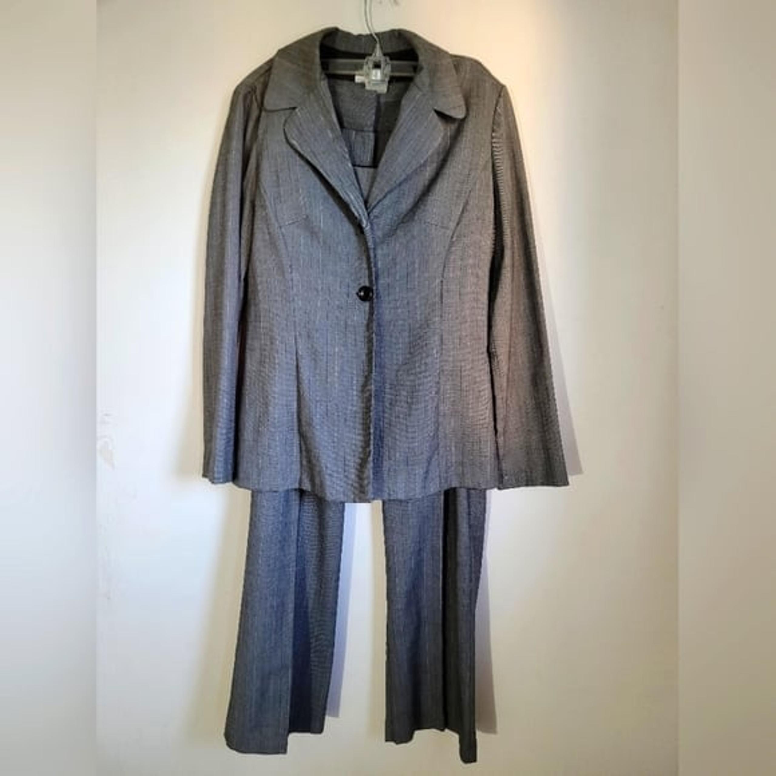 Tangents Women’s Sz 9 Gray Striped 3 Piece Pantsuit with Camisole Top, Blazer