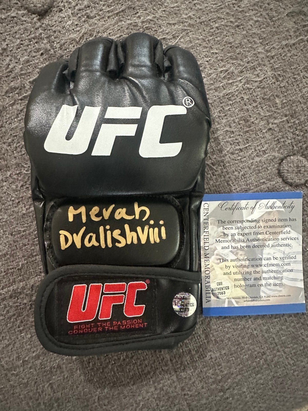 merab dvalishvili signed Ufc glove