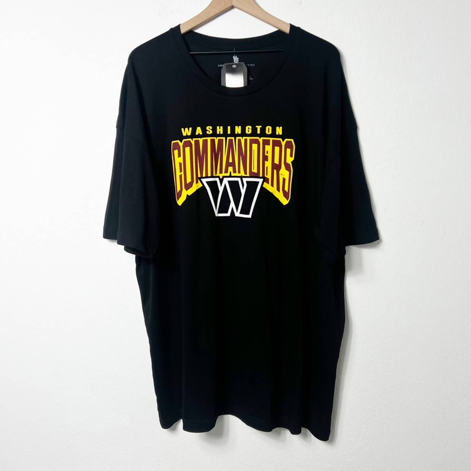 WASHINGTON COMMANDERS XXXL BLACK SHORT SLEEVE T-SHIRT BRAND NEW YV9824 WASHINGTON COMMANDERS XXXL BLACK SHORT SLEEVE T-SHIRT BRAND NEW YV9824