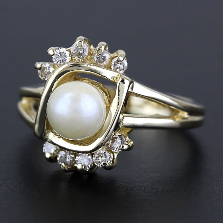 Vintage 14k Yellow Gold Pearl & Diamond Ring