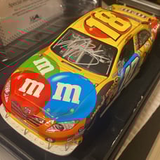 Nascar Kyle Busch M&Ms 2009 Camry Elite 1 of 700 Autographed 1.24 Scale Diecast