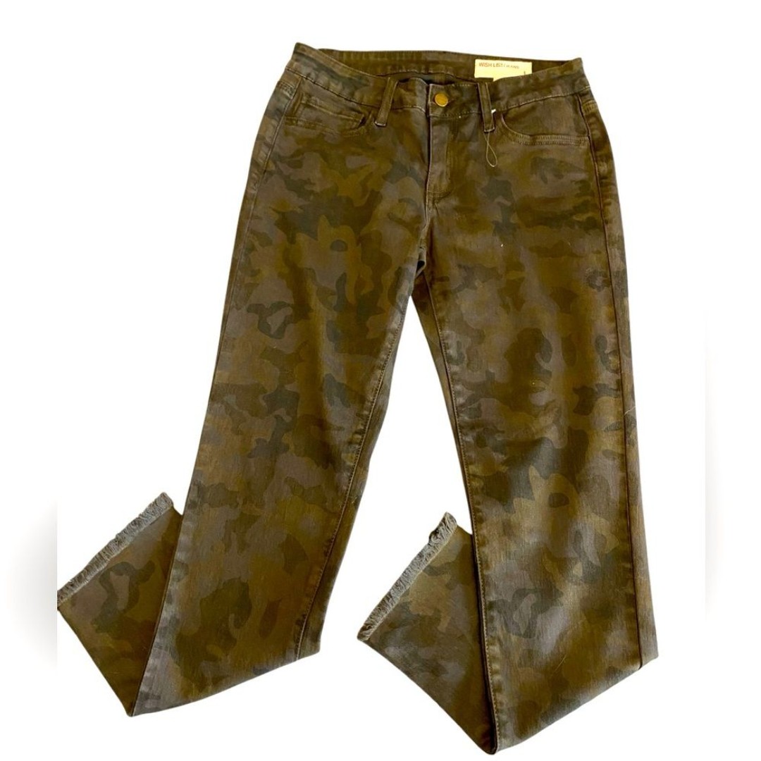 Women’s camo jeans | crop jeans | frayed edges by Wish Lust NWOT size L