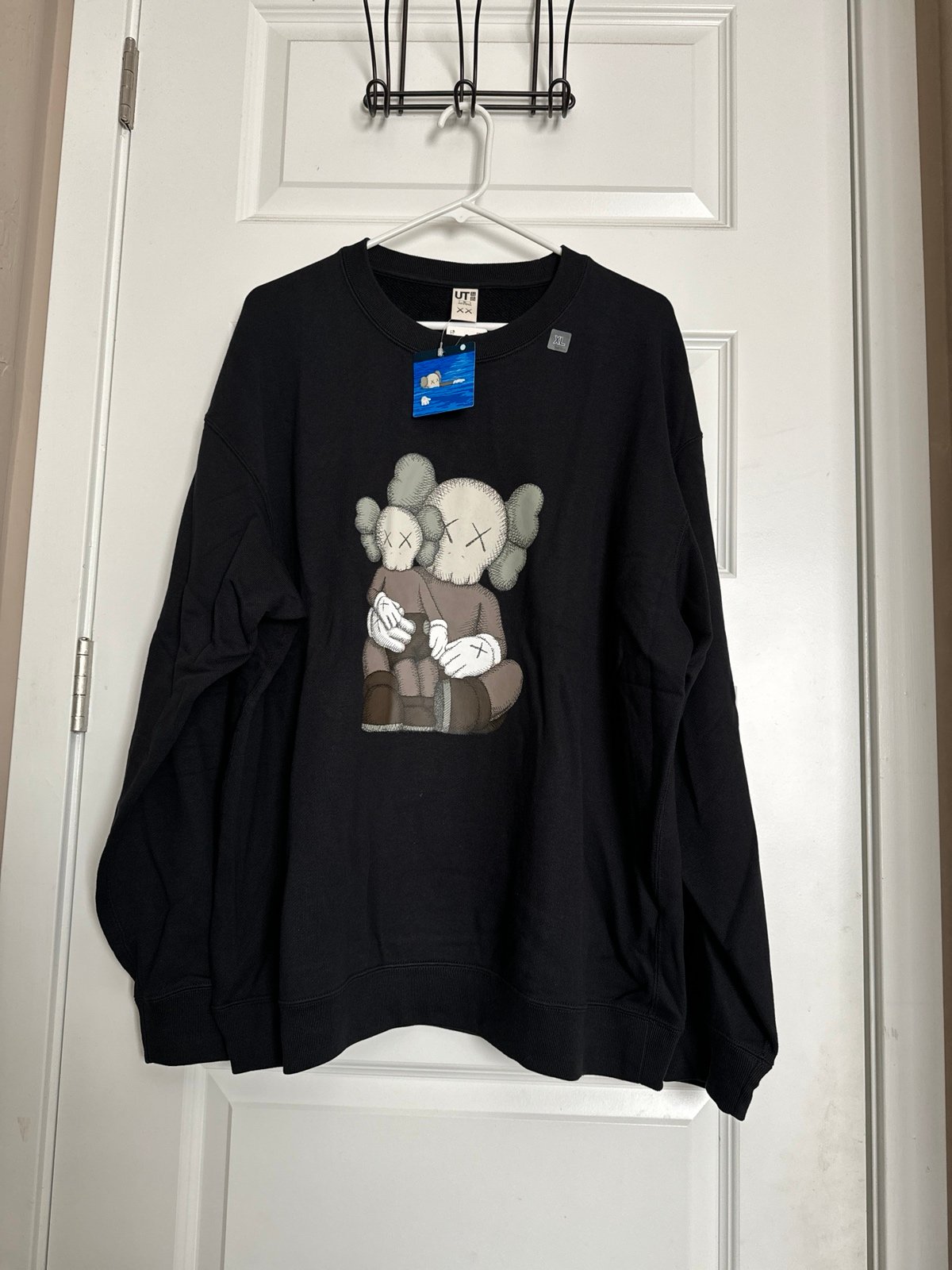 Uniqlo x kaws sweatshirt size XL