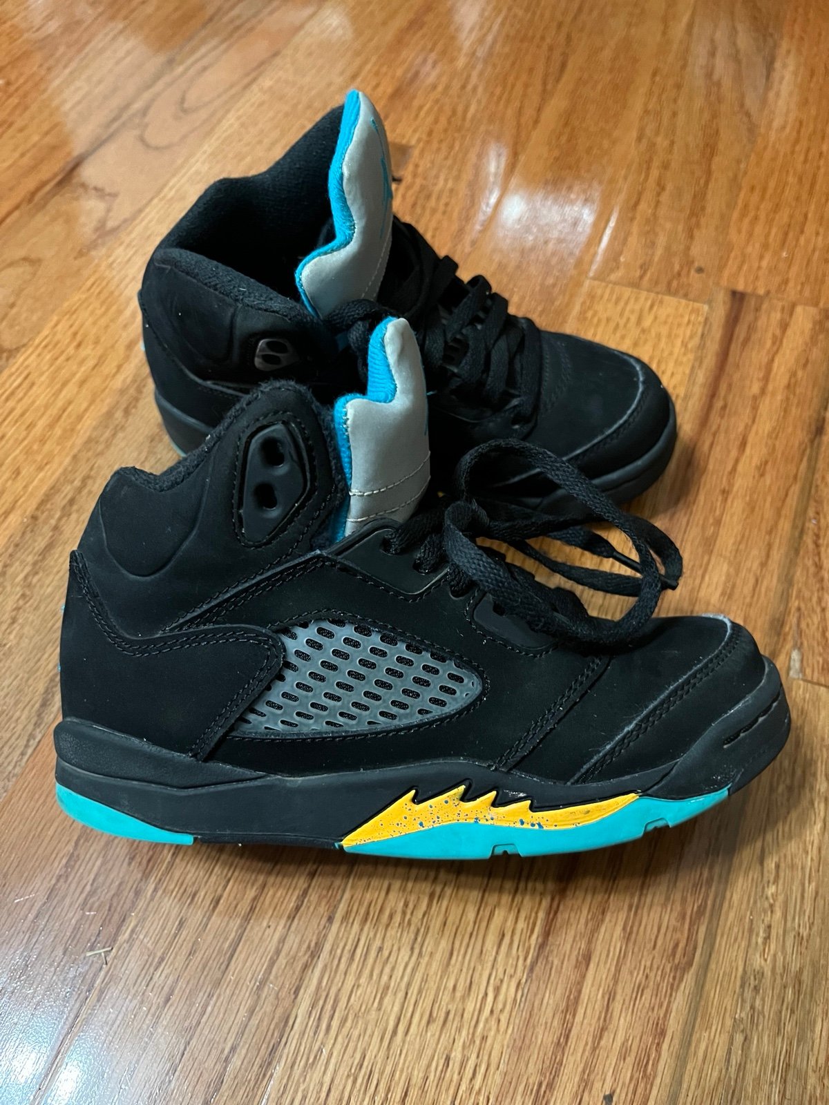 Jordan 5 Retro Mid Aqua kids Size 12C