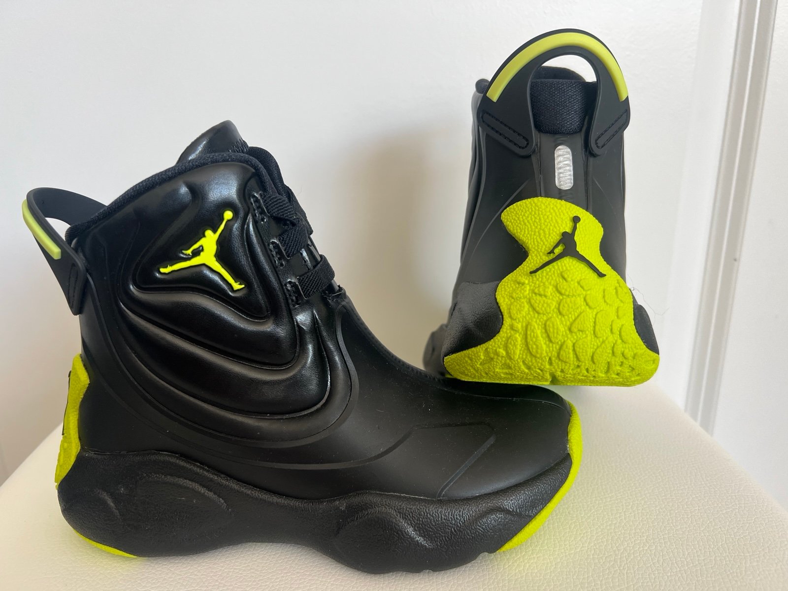 Boys Nike Jordan Drip 23 PS “Black Atomic Green” size 11c