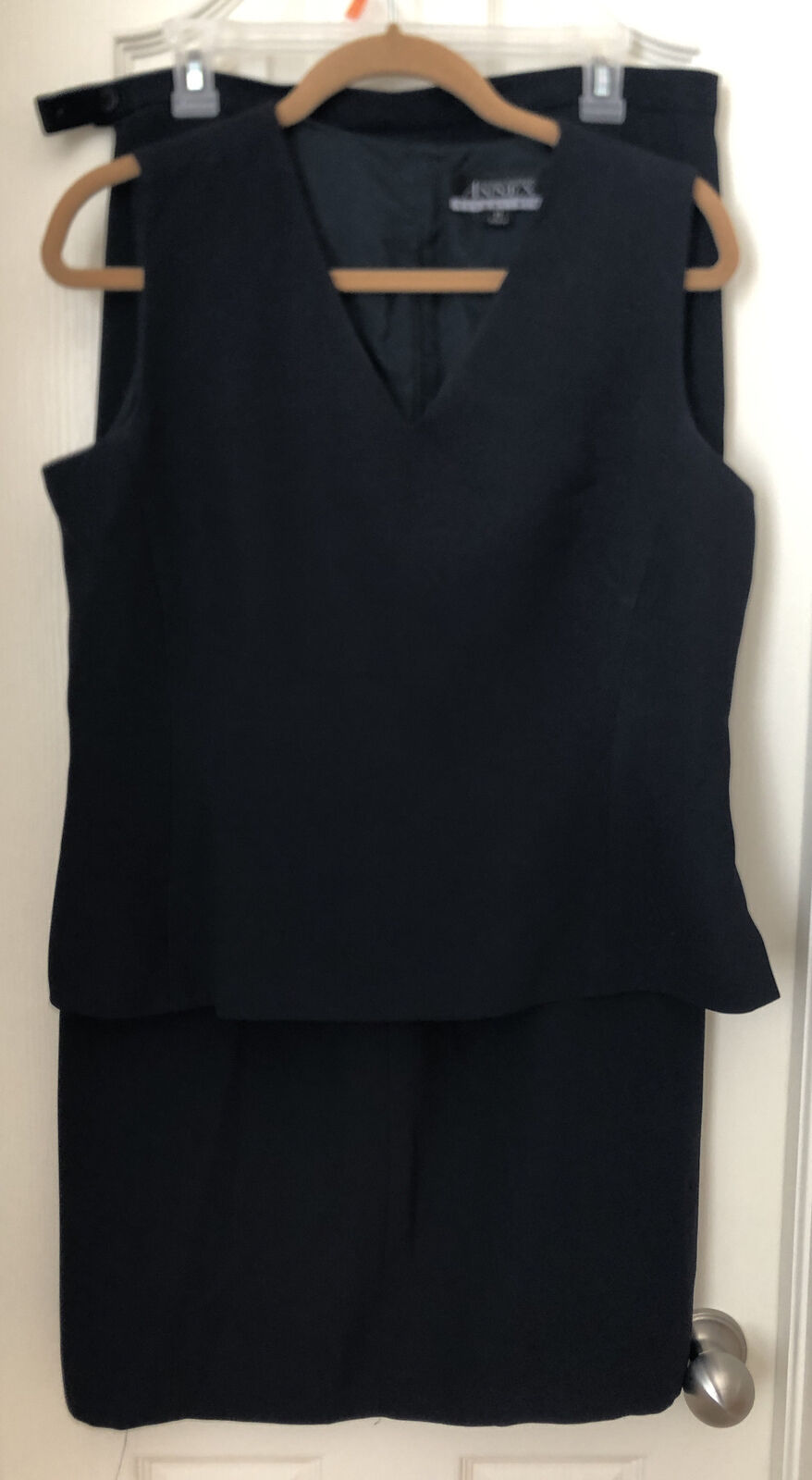 Casual Córner Annex Essentials Woman’s Size 14 Two Piece Navy Blue Skirt Suit