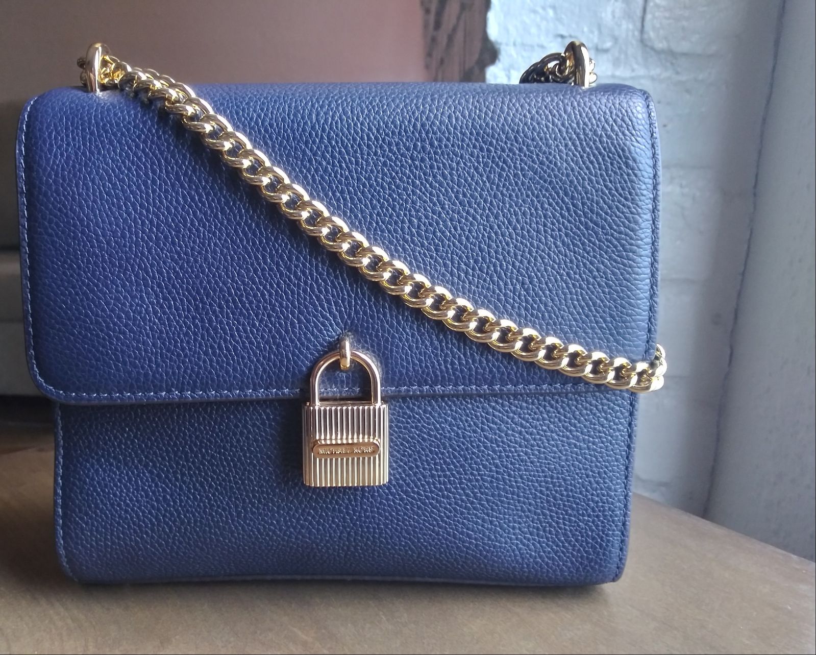 Michael Kors Mercer Messenger Bag Like New