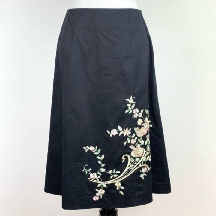 Harolds skirt size 6 black floral embroidered