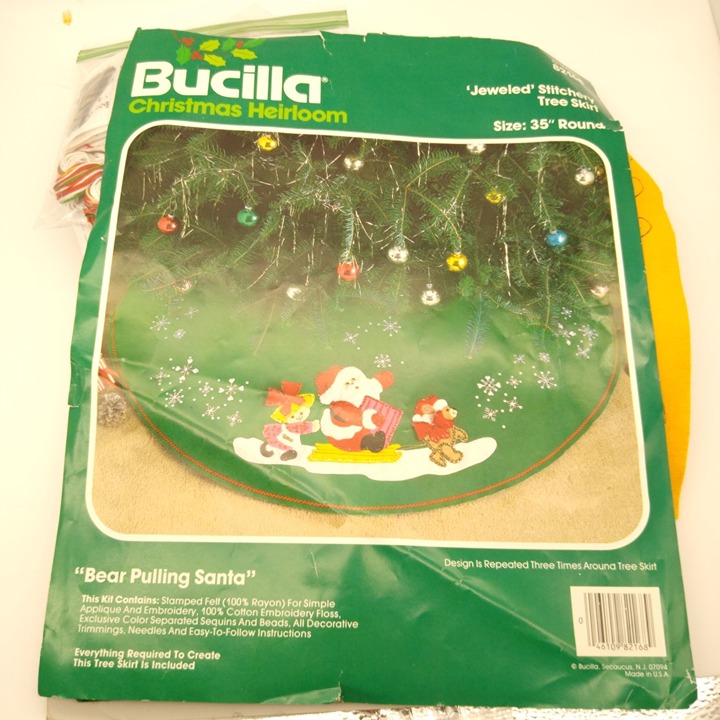 Vintage Bucilla Crafting Kit 82168, Jeweled Stitchery Tree Skirt Bear Pulling