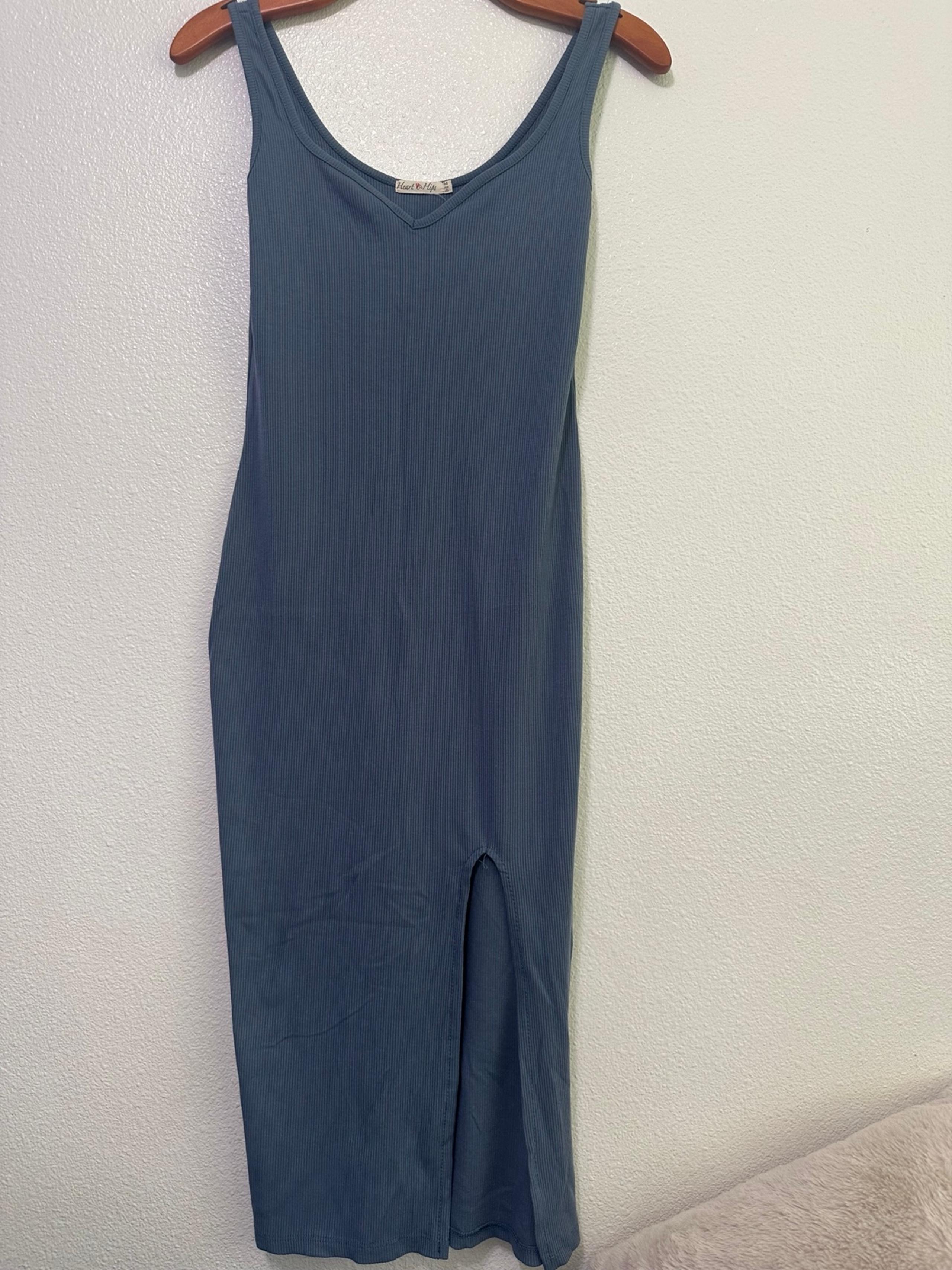 Heart & Hips Blue Midi Dress Size Medium