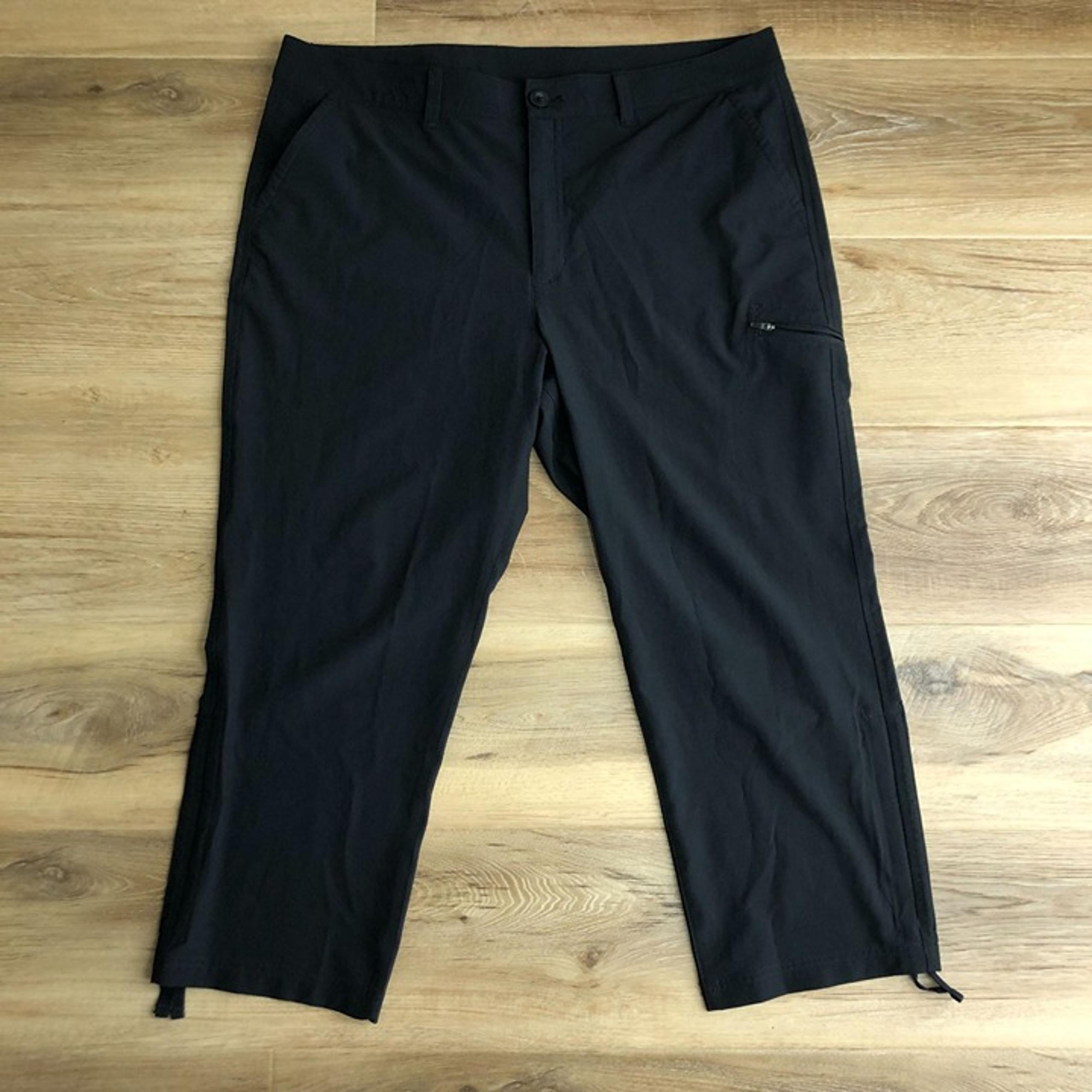 Eddie Bauer Capris Women 14 Black Cargo Pockets Athletic Hiking Outdoor Summer