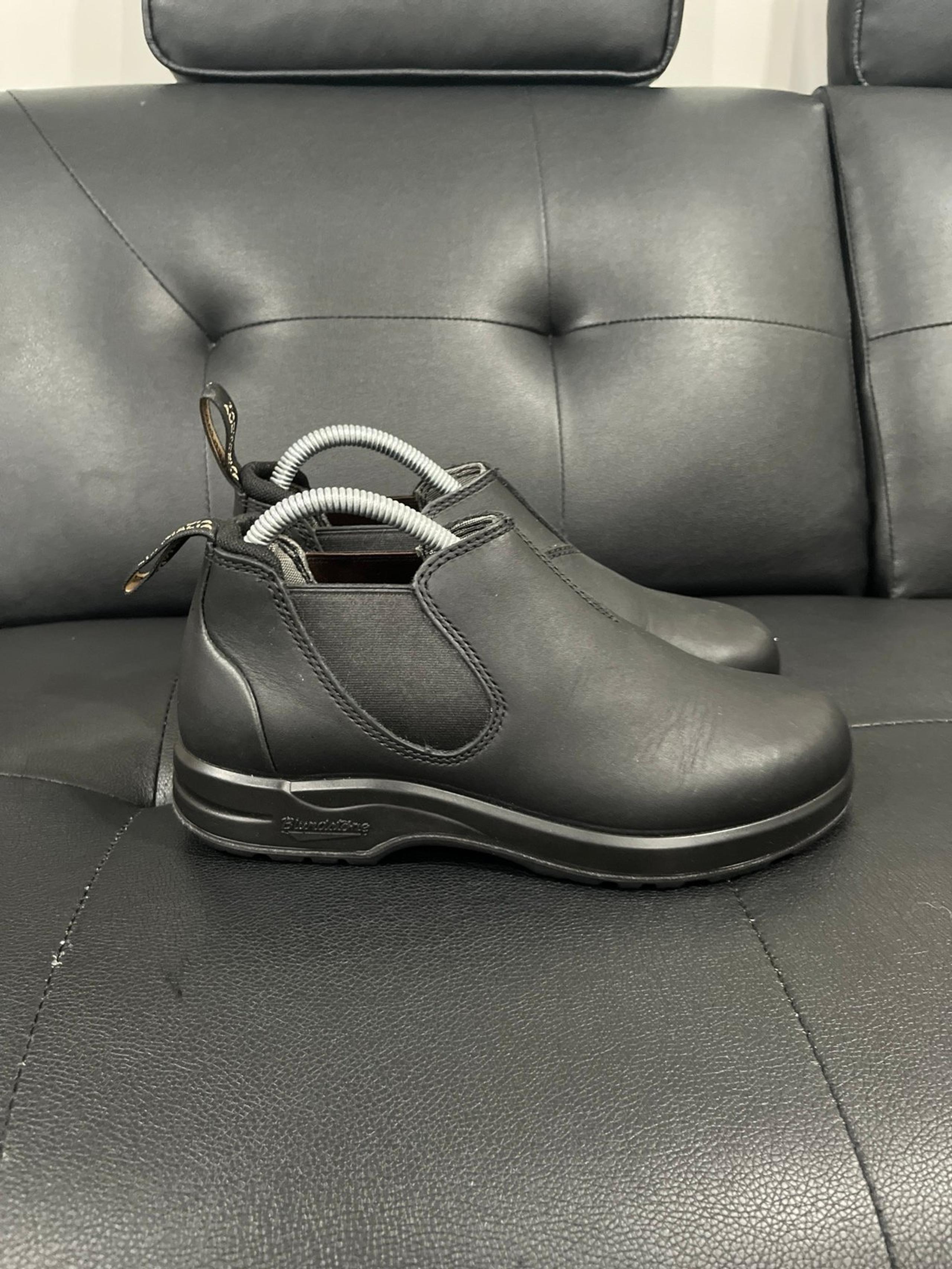 Blundstone Style 1611  Black Leather Slip On Boots/Shoe