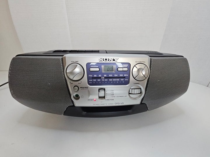 Sony CFD-V5 Portable AM/FM Cassette CD Player Mega Bass Boom Box