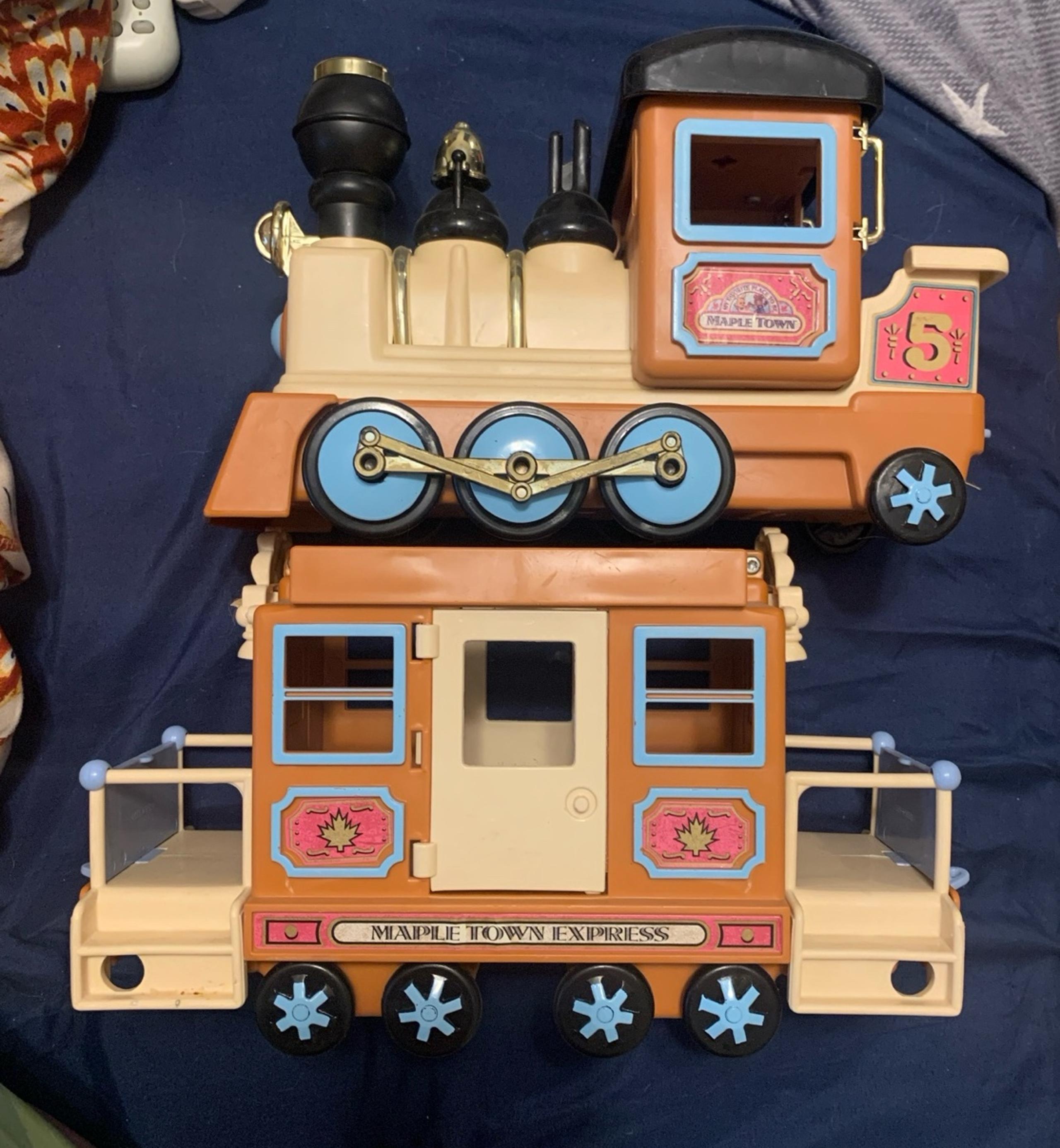 Vintage Sylvanian Maple Town Express Toy Train Play Set Engine Caboose