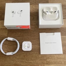 Apple AirPods 2nd Generation with Charging Case