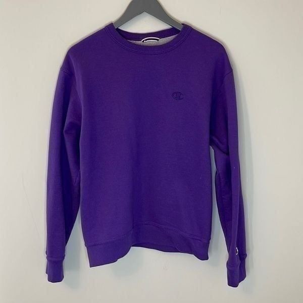 Unisex Champion Pullover Sweatshirt. Size Medium. Purple