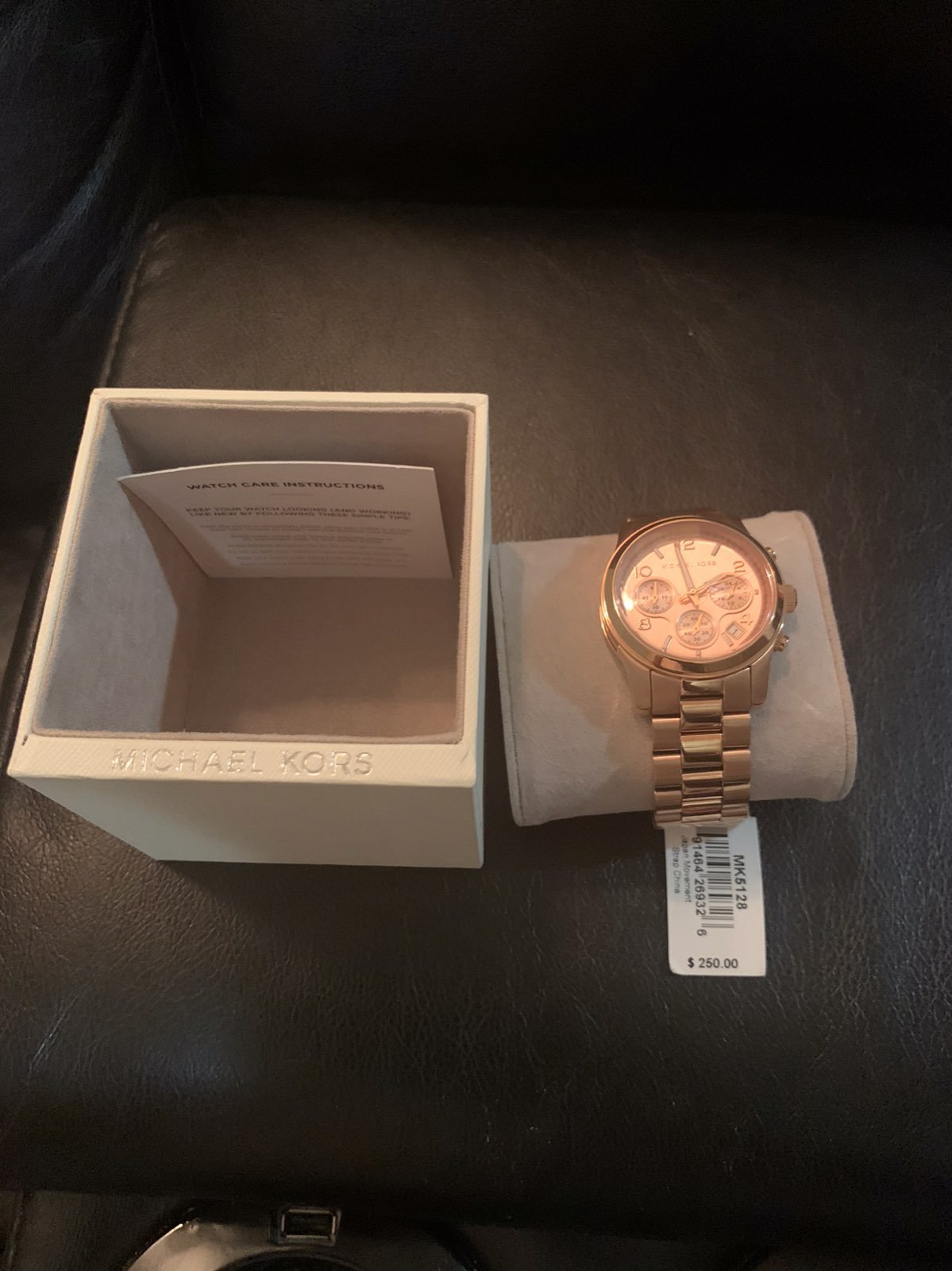 Michael Kors Runway midsize Mk5128 NWT