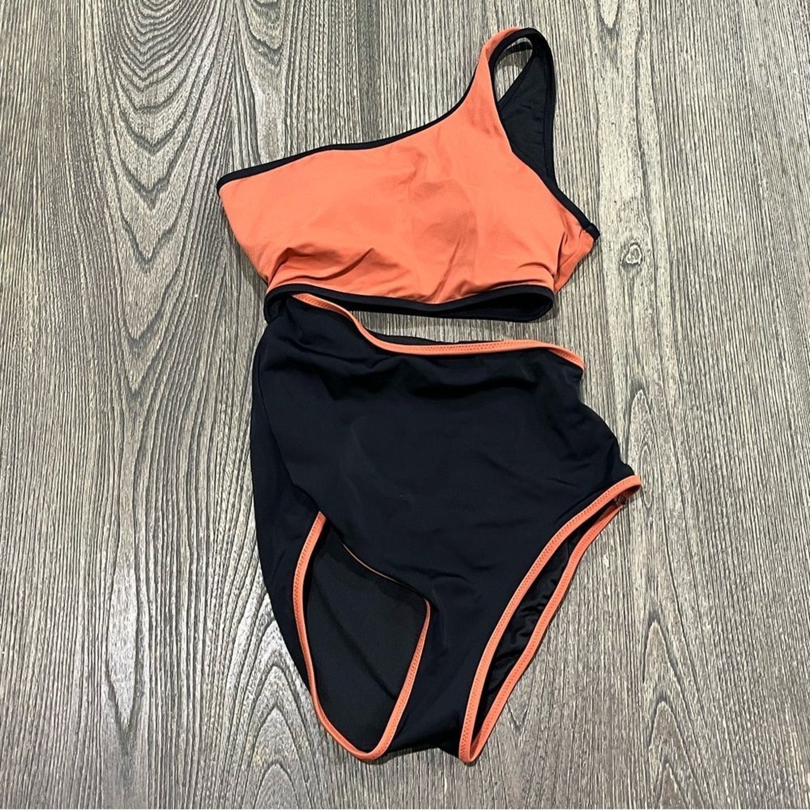 NWOT Victoria’s Secret Monokini One-Piece Swimsuit One-Shoulder Black Orange XS