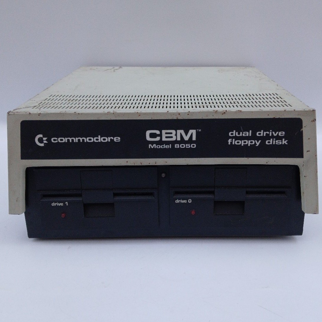 Vintage Commodore 8050m Dual Drive 5.25 Floppy Disk Diskette Player Recorder