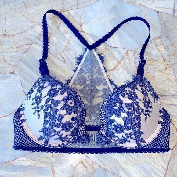 VS Front Close Racerback 32B Bra Fishnet