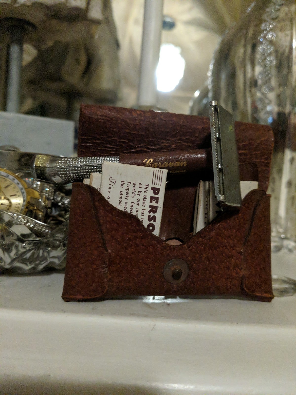 Worthington fifth Vintage shaving kit pig skin carrying case with razors caravan