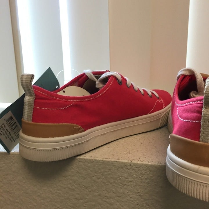 NEW Toms - Travel Lite Low Poinsettia Canvas RED in Womens