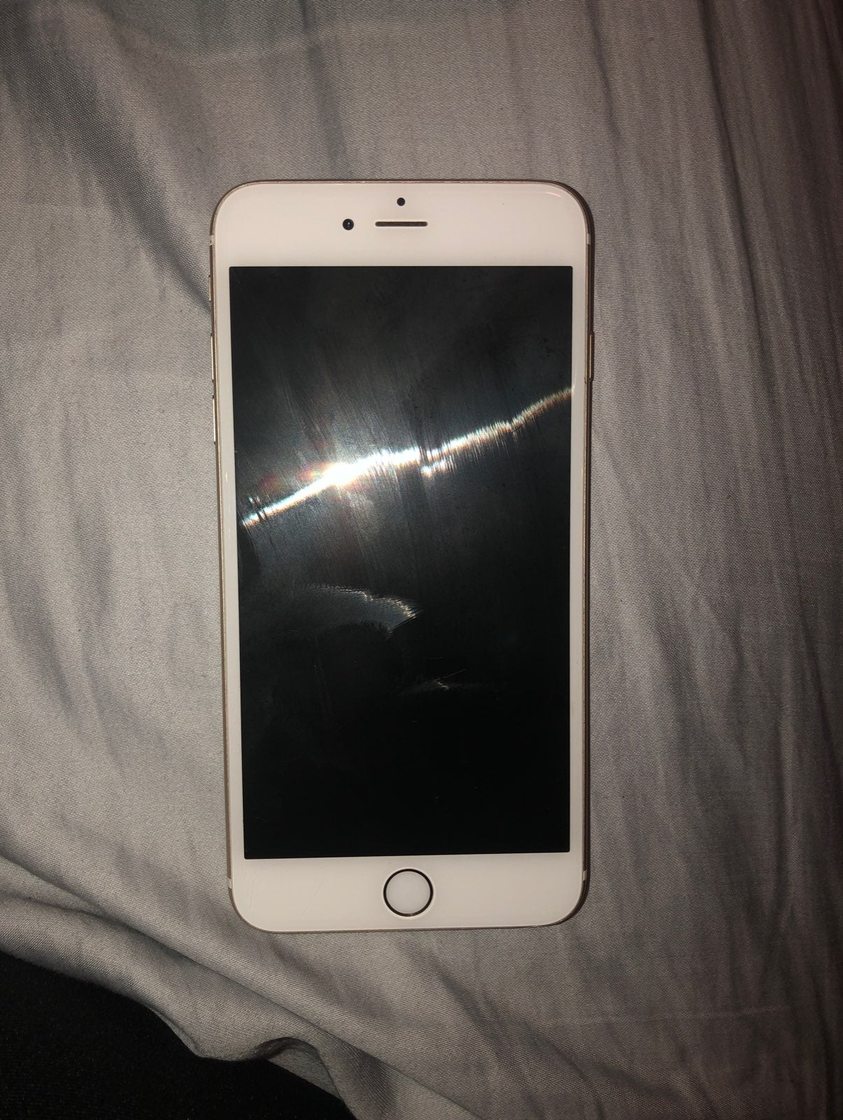Broken Gold Iphone 6 Plus