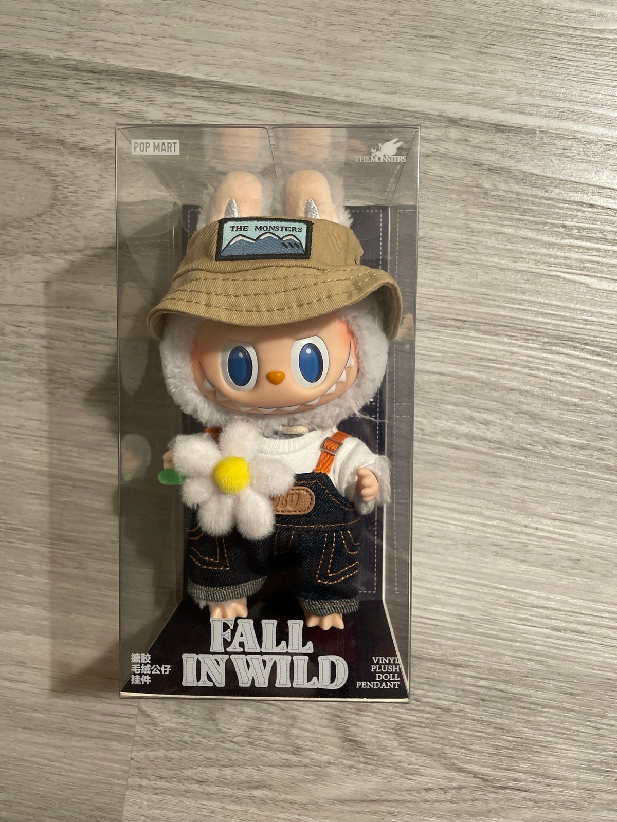 POP-Mart Labubu Vinyl Keychain - Fall in Wild (New In Box)