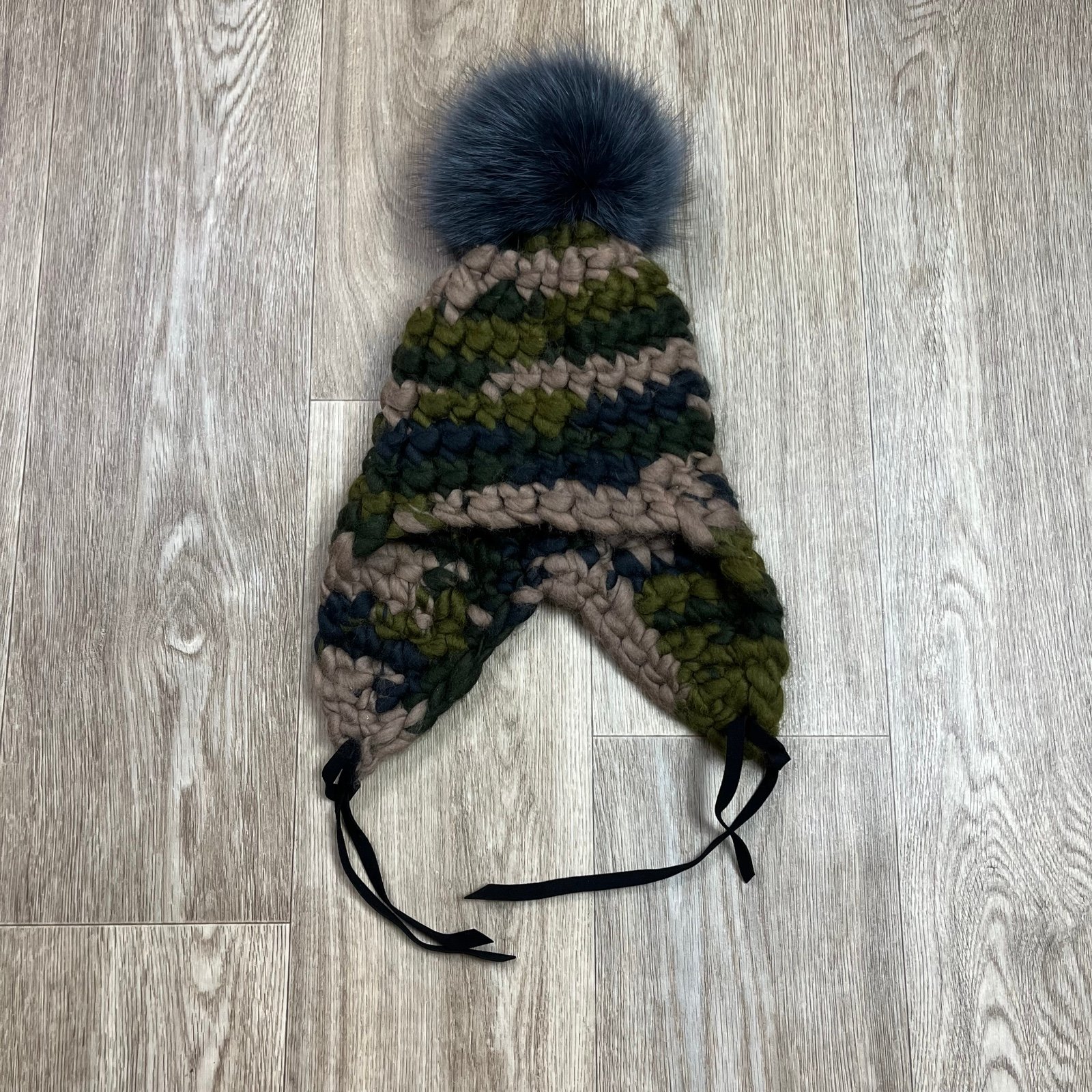 mischa lampert beanie - camo/forest Pom Pom